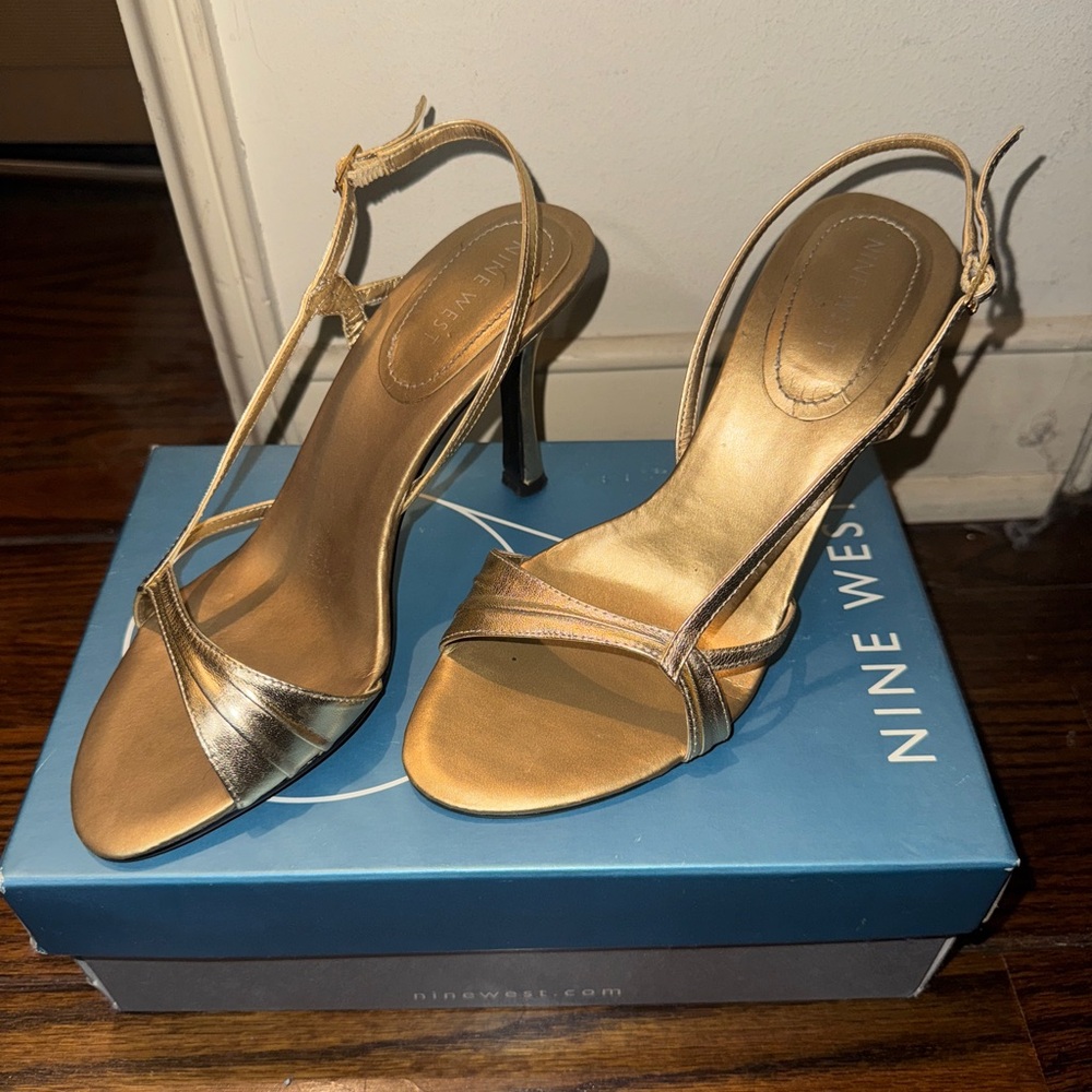 Nine West gold heels 5.5